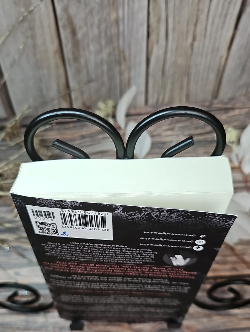 HEMLOCK BY BEST SELLING AUTHOR KIERSTEN MODGLIN